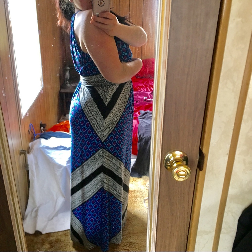 🔴LAST CHANCE🔴 Pretty Blue Patterned Maxi Dress - Picture 3 of 3